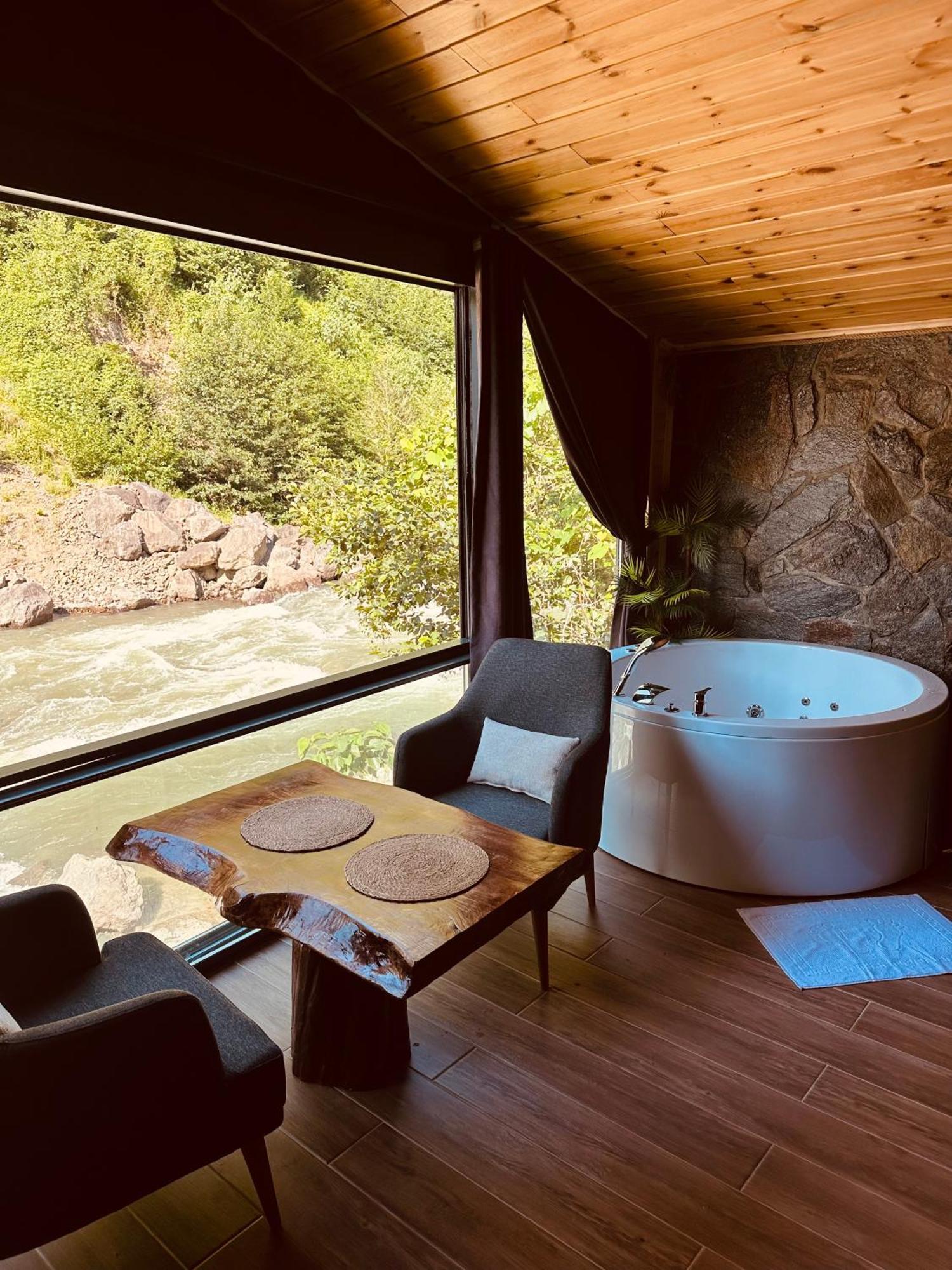 Ayder Royal - With River Charm