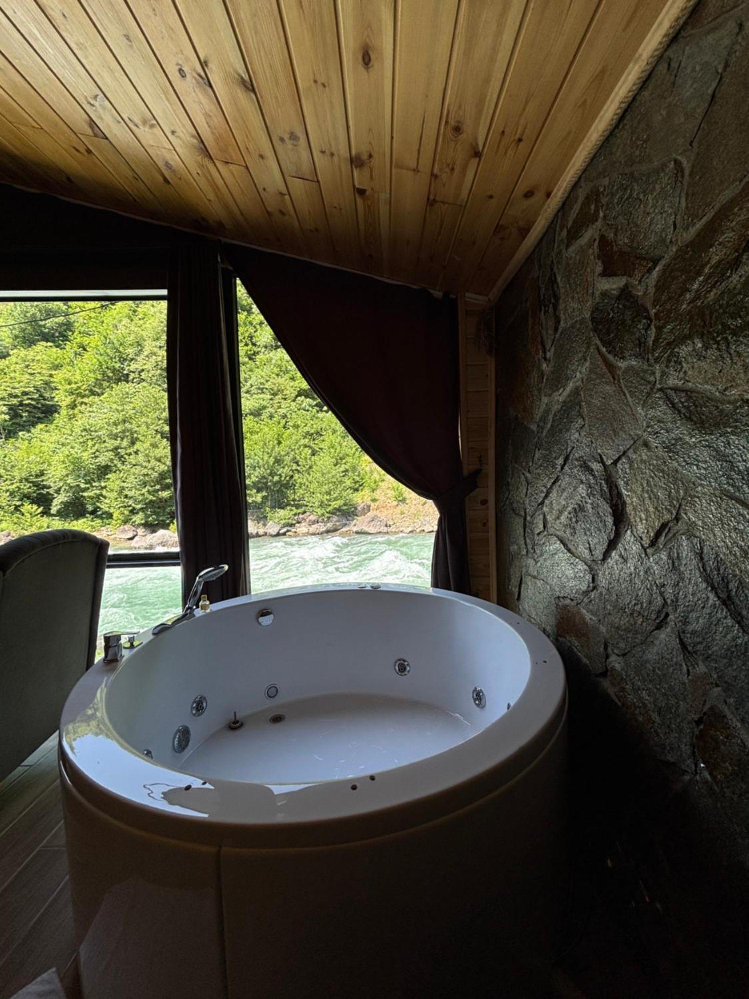 Ayder Royal - With River Charm Dağ evi *