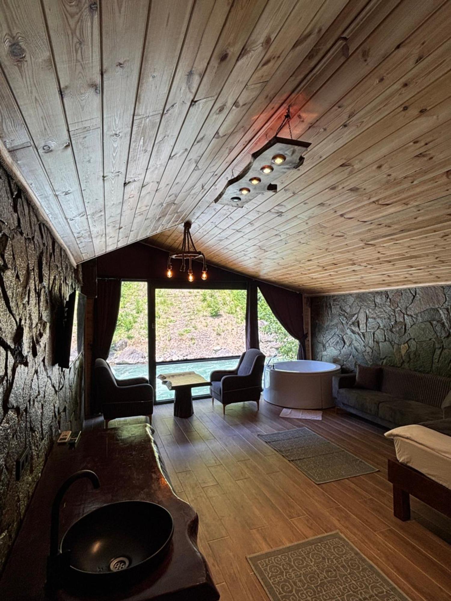Ayder Royal - With River Charm Dağ evi Çamlıhemşin